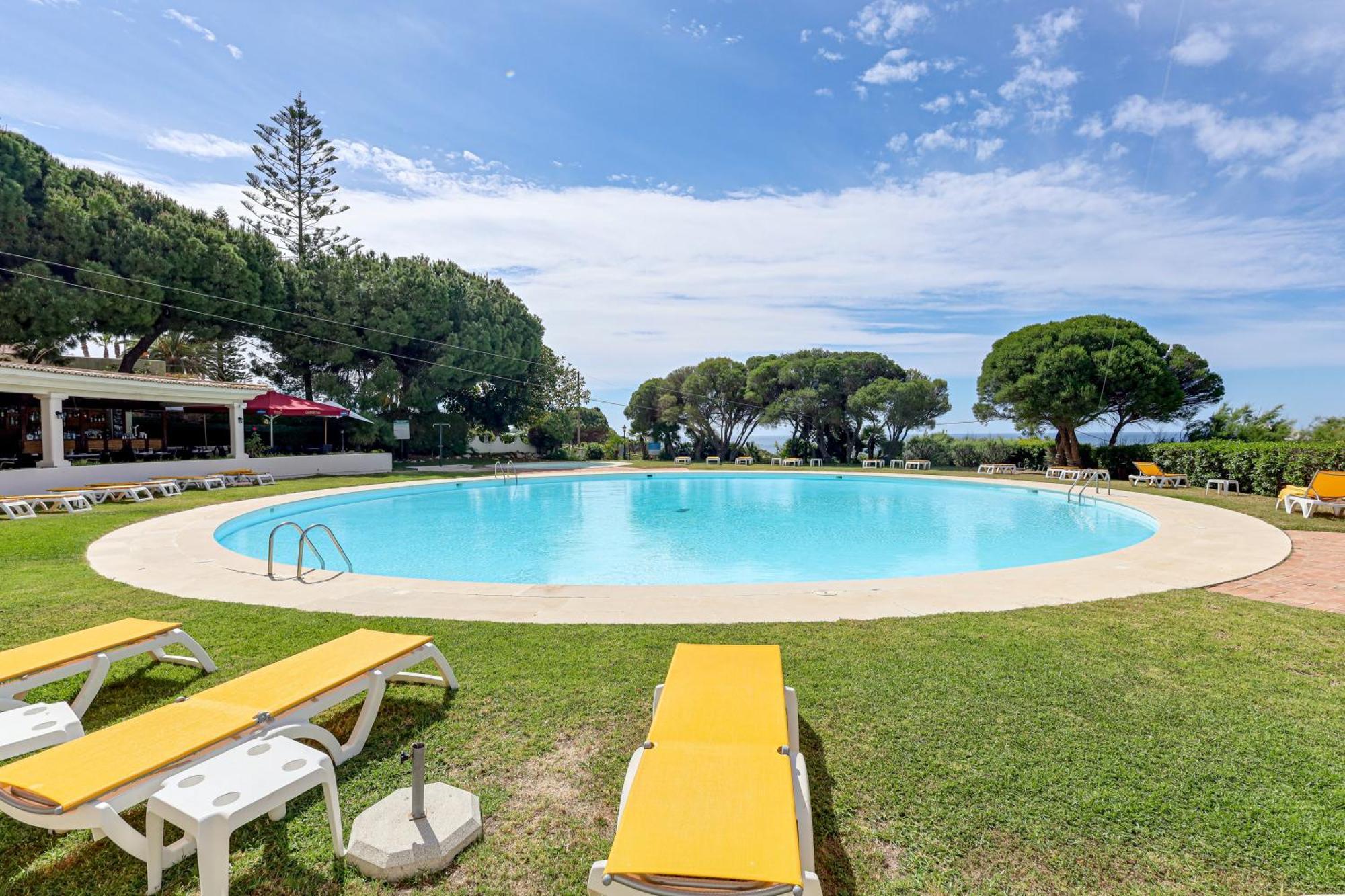 Apartment With 2 Bedrooms, 2M To The Beach Armacao de Pera Exterior foto