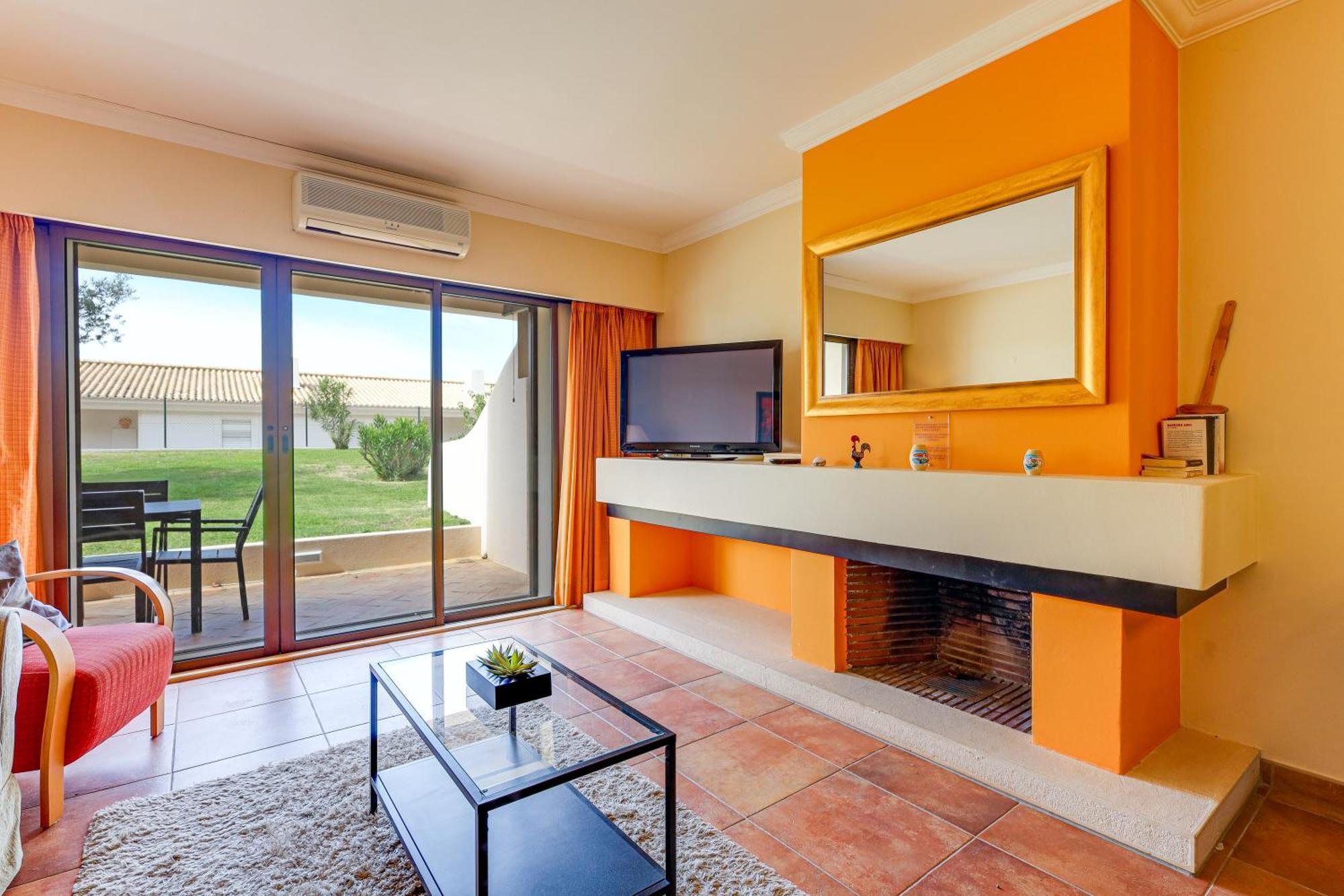 Apartment With 2 Bedrooms, 2M To The Beach Armacao de Pera Exterior foto