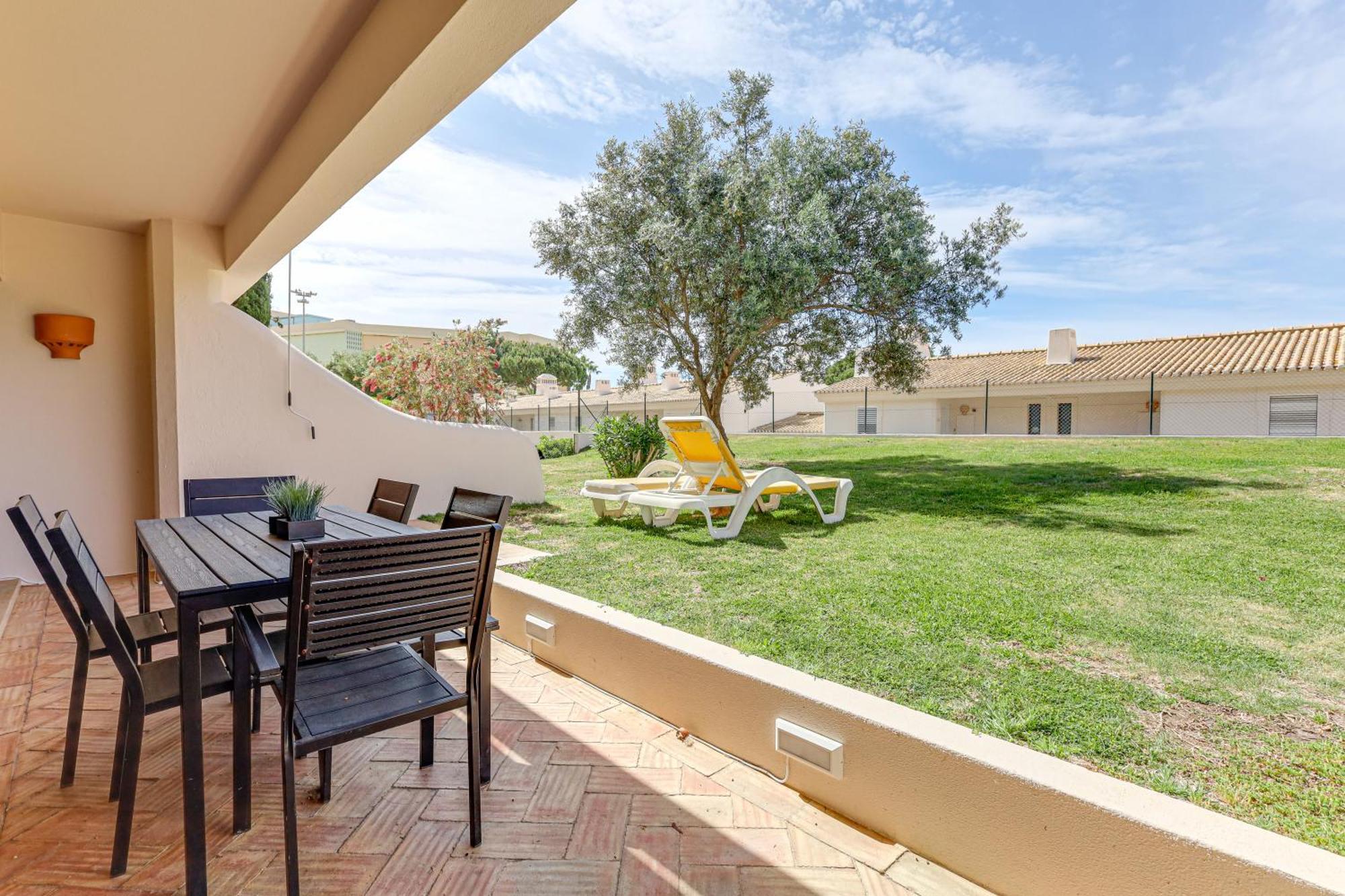 Apartment With 2 Bedrooms, 2M To The Beach Armacao de Pera Exterior foto