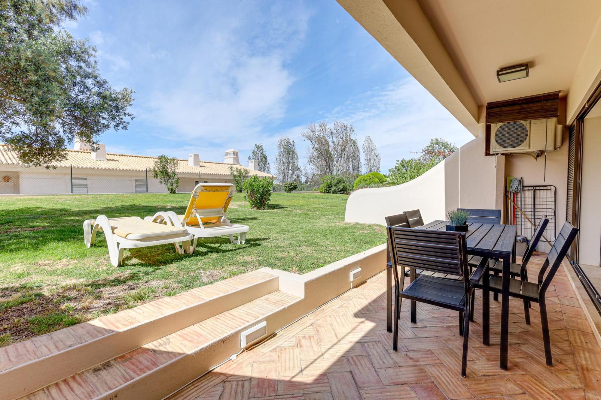 Apartment With 2 Bedrooms, 2M To The Beach Armacao de Pera Exterior foto